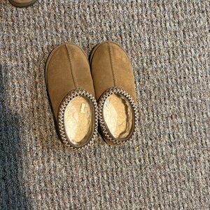 Women’s UGG slippers